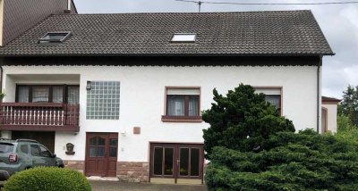 Zweifamilienhaus in ruhiger guter Wohnlage von Hülzweiler