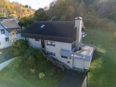 NEU: Freistehendes & gepflegtes Architektenhaus mit Sonnenterrasse in Altena-Dahle zu verkaufen!!!