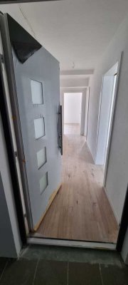 75qm / 3,5 Zimmer Wohnung mit EBK und Stellplatz