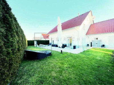 TOP gepflegtes Einfamilienhaus in Ochsenhausen mit Pool und Sauna!! Endenergieverbrauch B