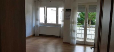 Gute Rendite Für Kapitalanleger Gut gelegene hochpartere 3 zimmer Wohnung mit Balkon