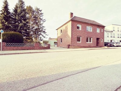 Einfamilienhaus & Hof 170qm³ - Erstbez. n. Sanierung *OPT mit Halle/Lager/Werkstatt