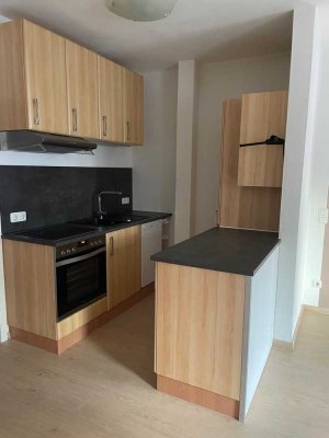 Hochwertig sanierte helle 2 ZKB-Wohnung (63qm) in Burglengenfeld.