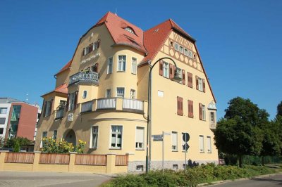 Hochwertige 1-Raum-Wohnung mit Einbauküche zu vermieten