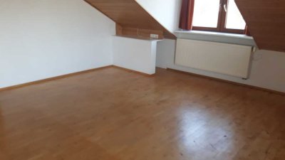 Attraktive 2,5-Raum-DG-Wohnung mit EBK, Balkon und Dachterrasse in Blaubeuren