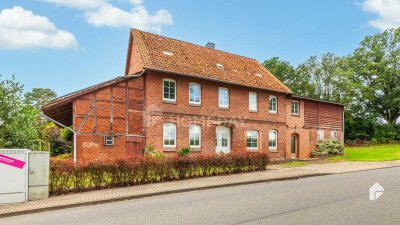 Zweifamilienhaus mit Potenzial: Historisches Flair trifft auf moderne Gestaltungsmöglichkeiten