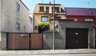 RESERVIERT!! ... 4 Zimmer Maisonette-Wohnung mit 2 Balkons in 2-FH mit Einzelgarage zu verkaufen!