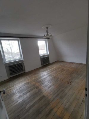 Altbauwohnung nahe Bahnhof 850 € - 100 m² - 3.0 Zi.