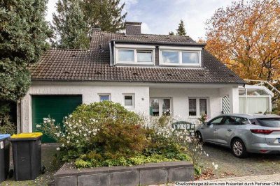 Freistehendes Einfamilienhaus mit Garage!