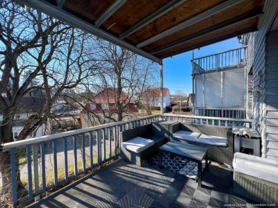Helle 4-Zi-Wohnung mit Balkon und großer Garage (Wasseranschluss und Tageslicht) zentral und ruhig