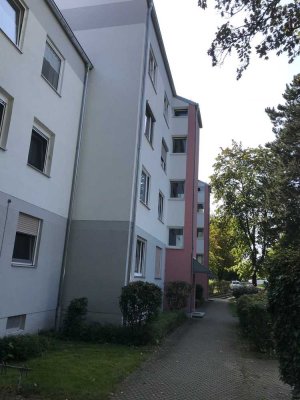 Attraktive 2-Raum-Erdgeschosswohnung teilmöbliert mit EBK und Balkon in Landshut