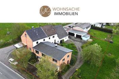 Viele Möglichkeiten: Ehemaliger Hof als Ein- bis Dreifamilienhaus mit Nebengebäuden und Vielem mehr!