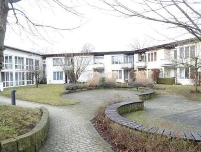 Betreutes Wohnen im Bergheimer Hof, nur für Senioren: 
Möblierte 2-Zimmerwohnung in Stuttgart-70499