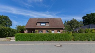 Zweifamilienhaus mit großem Garten 
in Ostseenähe