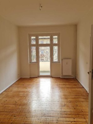 Altbau- umfassend modernisiert -2.OG Balkon, Einbauküche