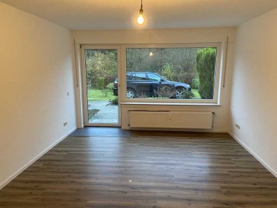 Attraktive 1-Zimmer-Souterrain-Wohnung mit Terasse in Detmold Pivitsheide VH