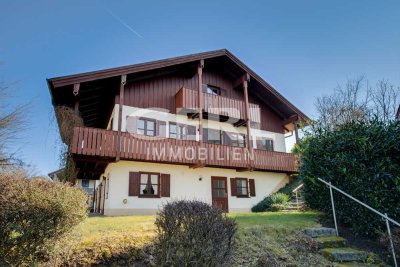 Idyllisches Hanghaus mit Einliegerwohnung, PV-Anlage und Ausblick in Bogen