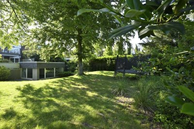 WOHNEN AM RAUTENSTRAUCHKANAL - TIEFGARAGENSTELLPLATZ- TERRASSE - TRAUMGARTEN- SCHWIMMBAD