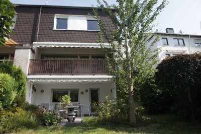 von privat: Reihenendhaus in Hanglage, laufend renoviert mit viel Platz, PV-Anlage und Garten