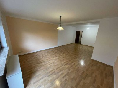 *Tolle 3 ZKB-Wohnung in zentraler Lage mit Balkon*