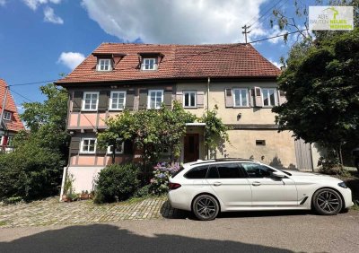 Historische Doppelhaushälfte am Klosterhof mit Denkmalabschreibung