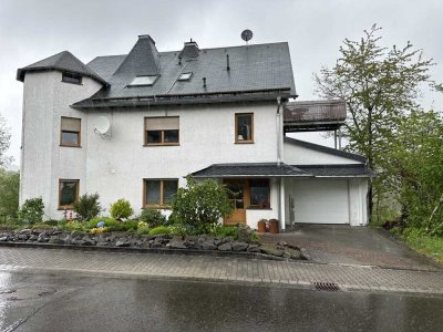 Gepflegtes Dreifamilienwohnhaus in ruhiger Lage der Gemeinde Bermel