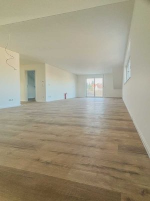 NEUBAU Moderne 2 ZKB Dachgeschosswohnung mit Dachterrasse in Aichach zu vermieten!