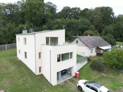 Landjuwel: Hochwertiges Neubau-Passivhaus | LIFT | Waldrandlage | Wärmepumpe | 360°-Tour