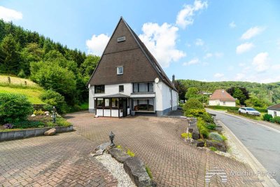 Einfamilienhaus mit Ausbaumöglichkeiten im Dachgeschoss
- Terrasse - Garten - Garage - Schuppen