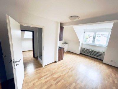 Schöne, helle 1,5 Zi. Wohnung mit 38 qm in ruhiger & zentraler Lage Friedrichsd. Ab sofort verfügbar