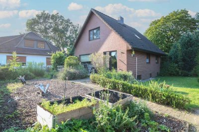 Familienidyll in Halstenbek: Einfamilienhaus mit Garten, Sauna und Garage