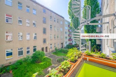 IMMOBERLIN.DE - Attraktive Altbauwohnung mit Balkon in ruhiger Lage