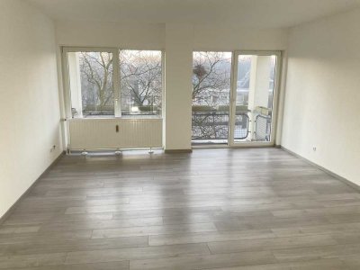 Architektonisch wertvolle 3 Zimmer Wohnung in Duisburg - Neumühl