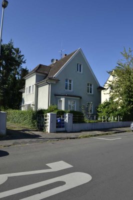 Stilvolles Stadthaus mit drei Wohneinheiten als ETW aufgeteilt im beliebten Hildener Süden!