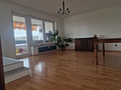 Schöne 2 (3) -Zimmer-Wohnung mit EBK in Hildesheim