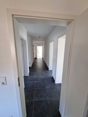 4,5 Zimmer Wohnung mit großem Balkon