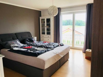 Attraktive und gepflegte 4-Zimmer-Wohnung mit Balkon und EBK in Söchtenau