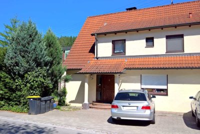 schöne große Maisonetten-Wohnung mit Wintergarten und offenem Kamin …