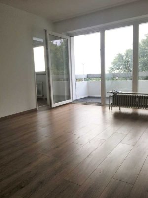 ***Renovierte 1-Zimmer-Wohnung mit Balkon u. separater Küche*** ab Januar 2025