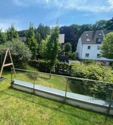 **Luxuriöse Erdgeschosswohnung mit Terrasse und Garten**