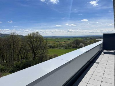 TRAUMHAFTES PENTHOUSE MIT RUNDUM-TERRASSE UND WEITBLICK!
3 Zimmer