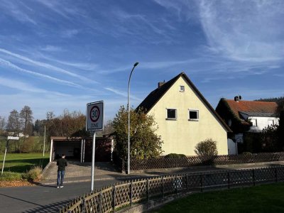 Einfamilienhaus mit 680m Grundstueck und Blick in die Natur