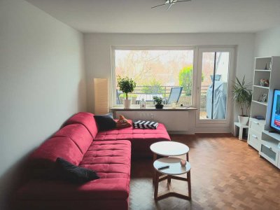 Stilvolle, vollständig renovierte 3,5-Zimmer-Wohnung mit Balkon und Einbauküche in 30457, Hannover