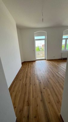 große moderne 3-Raum Wohnung mit Balkon