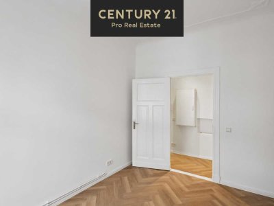 Altbau-Luxus neu definiert: Elegante 2-Zimmer-Wohnung mit Designerbad in Berlin-Wedding