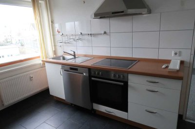 ***Friedrichsdorf, ruhige, helle 2 Zi. Wohnung mit PKW-Stellplatz***