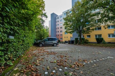 Attraktive und bezugsfreie 4 Zi. Whg. mit PKW-Stellplatz in Dreieich-Sprendlingen