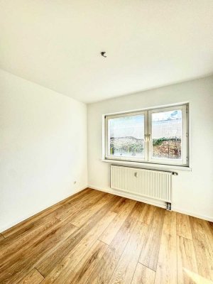 NEU*Paul & Partner* FRISCH SANIERTE 4 ZIMMERWOHNUNG IN WIESBADEN - DELKENHEIM!