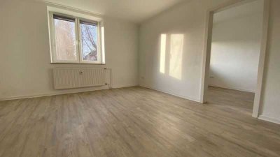 *** Modernisierte Etagenwohnung mit Loggia zzgl. Mansarde / WC ***