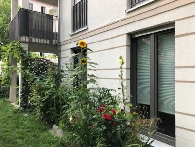 Top Lage neuwertige 4-Raum-Terrassenwohnung mit Garten und EBK